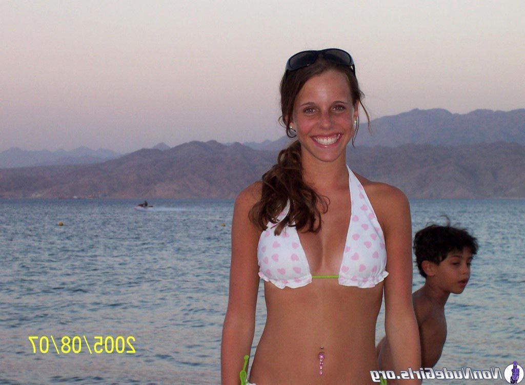 20P Pictures of hot teen girls going wild