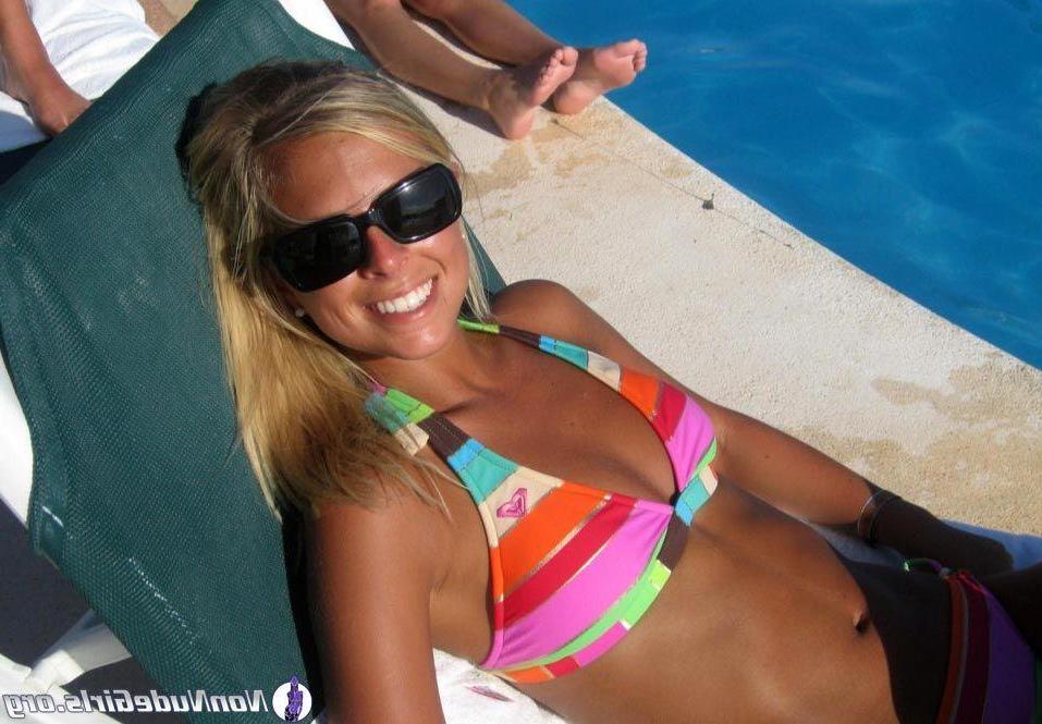 20P Pictures of hot teen girls going wild