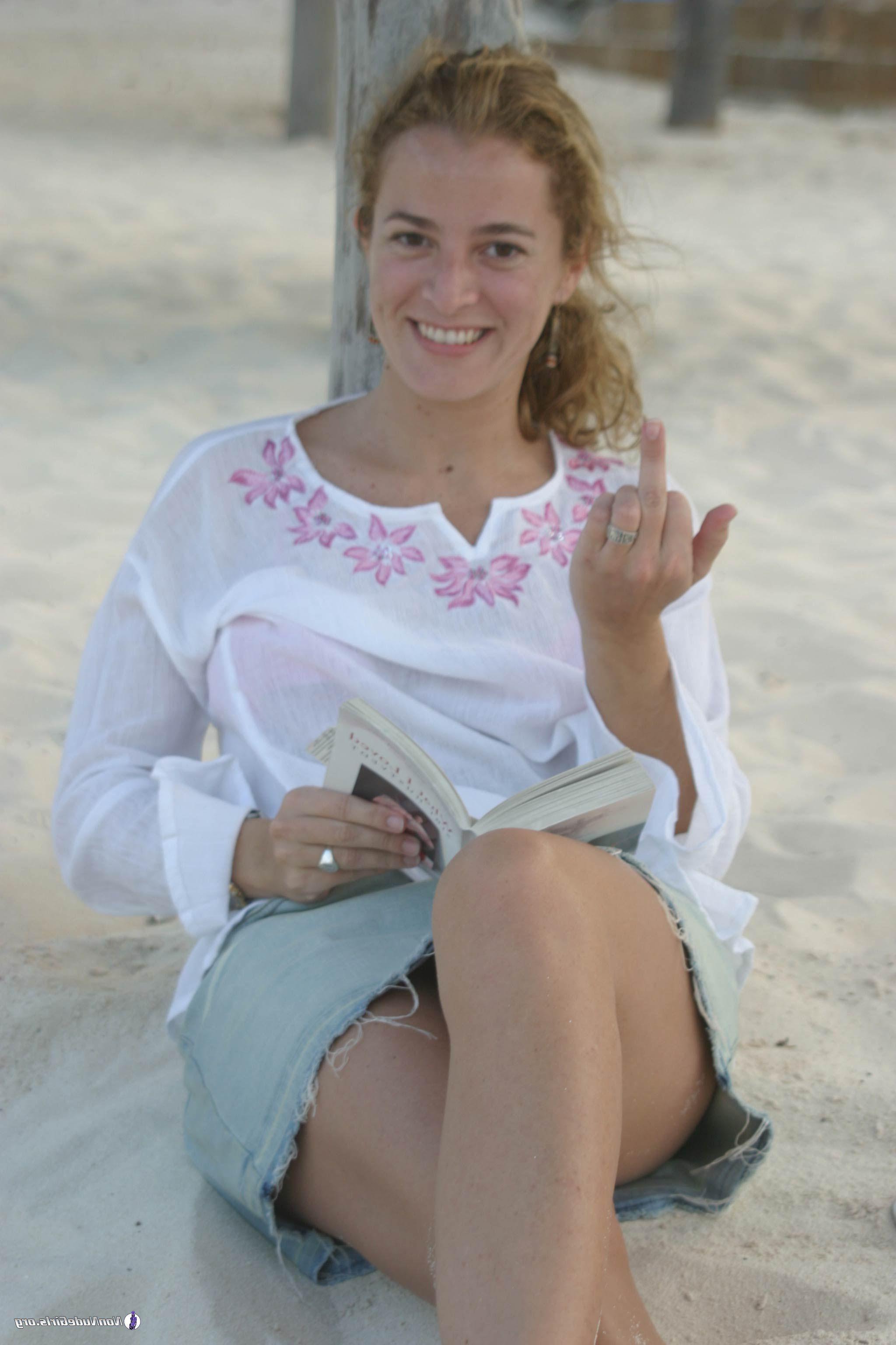 20P Pictures of hot girls partying on spring break