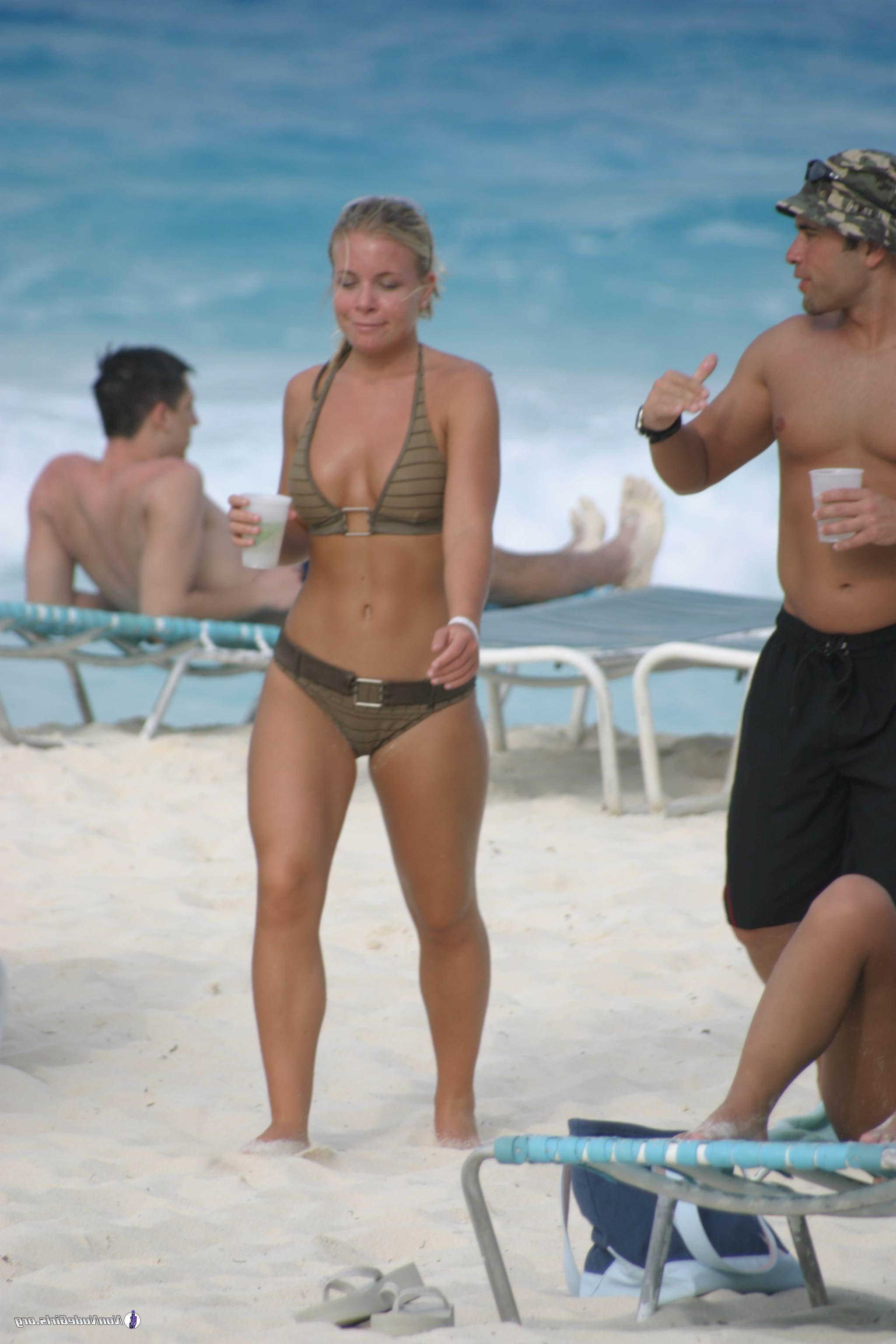 20P Pictures of hot girls partying on spring break