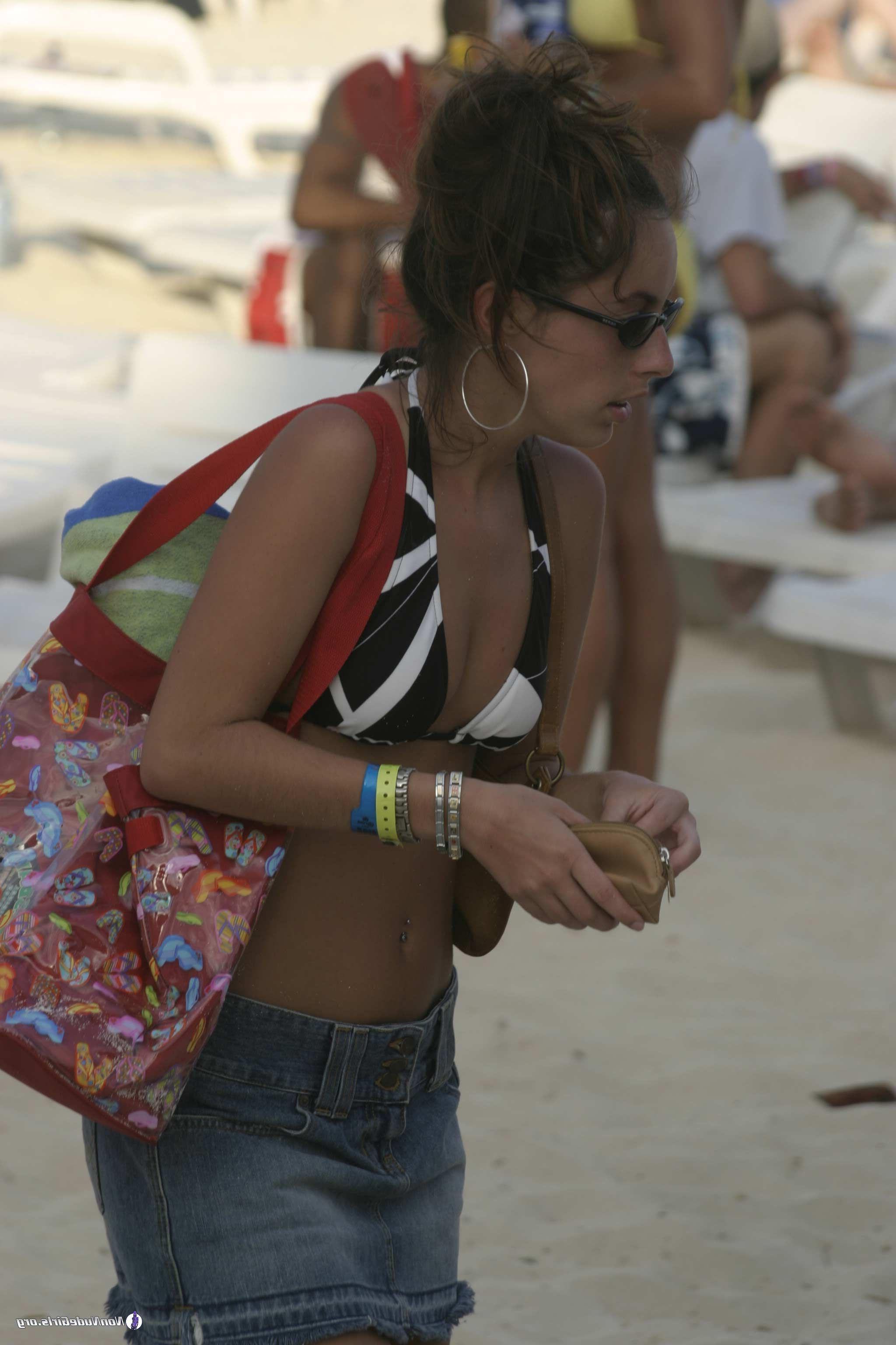 20P Pictures of hot girls partying on spring break