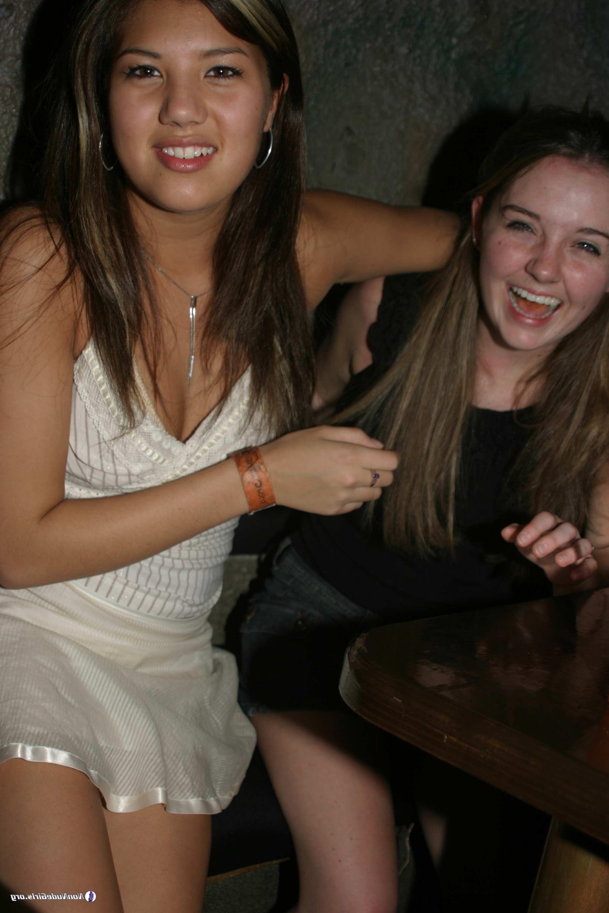 20P Pictures of wild girls flaunting their hotness