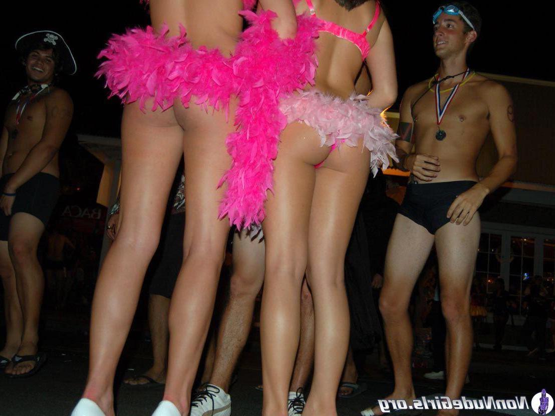 20P Pictures of hot girls on spring break