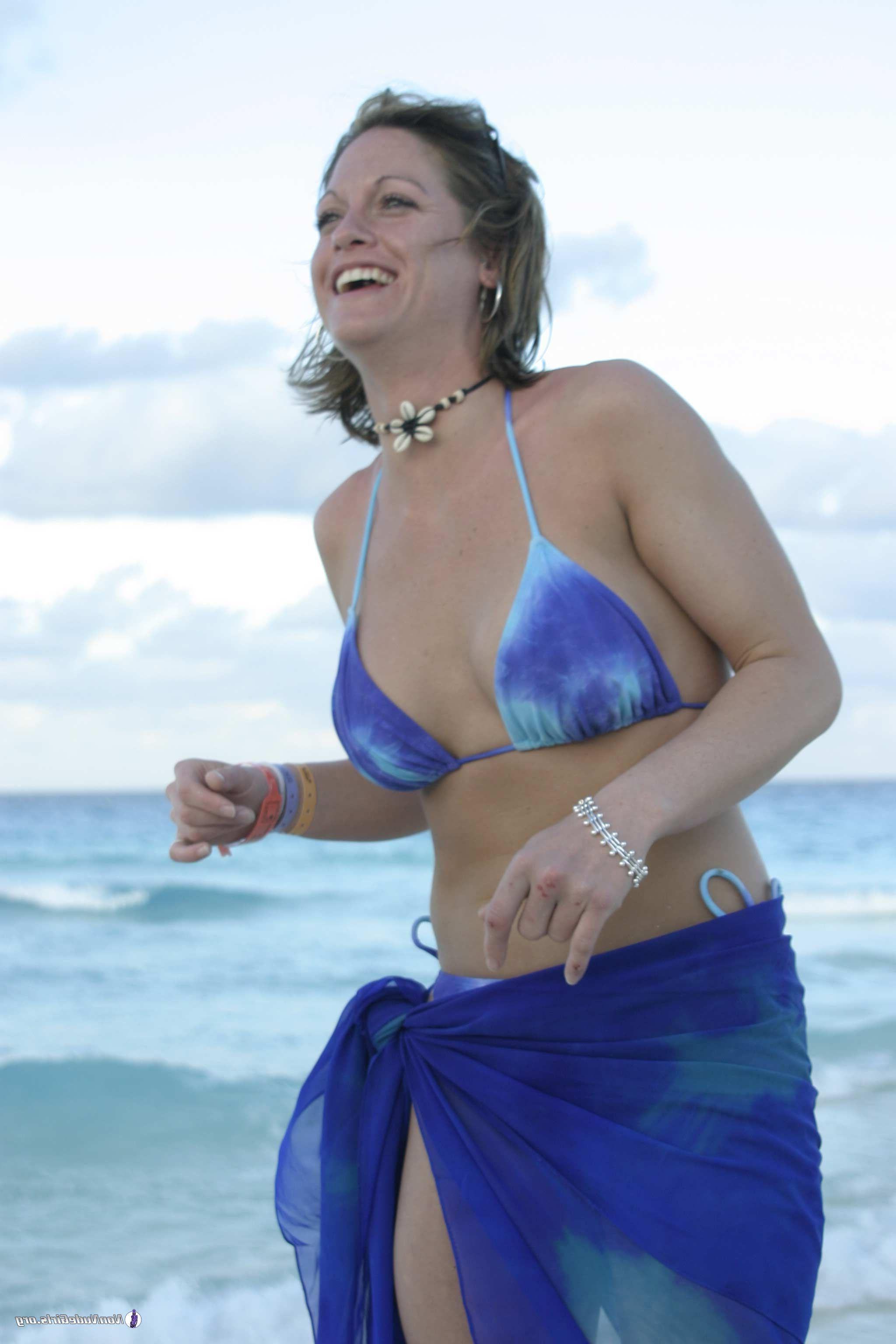 20P Pictures of hot girls getting their freak on at spring break