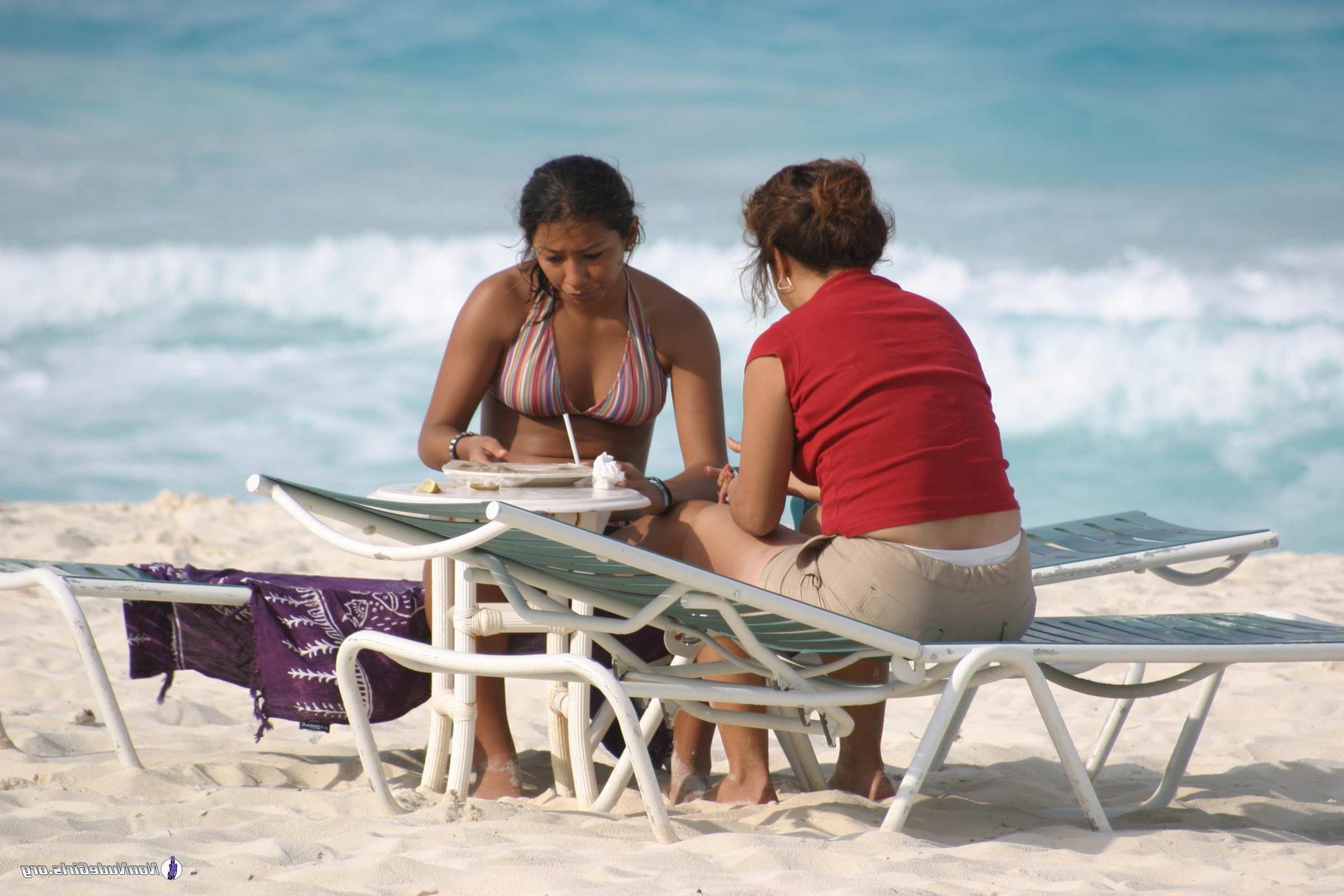 20P Pictures of hot girls getting their freak on at spring break
