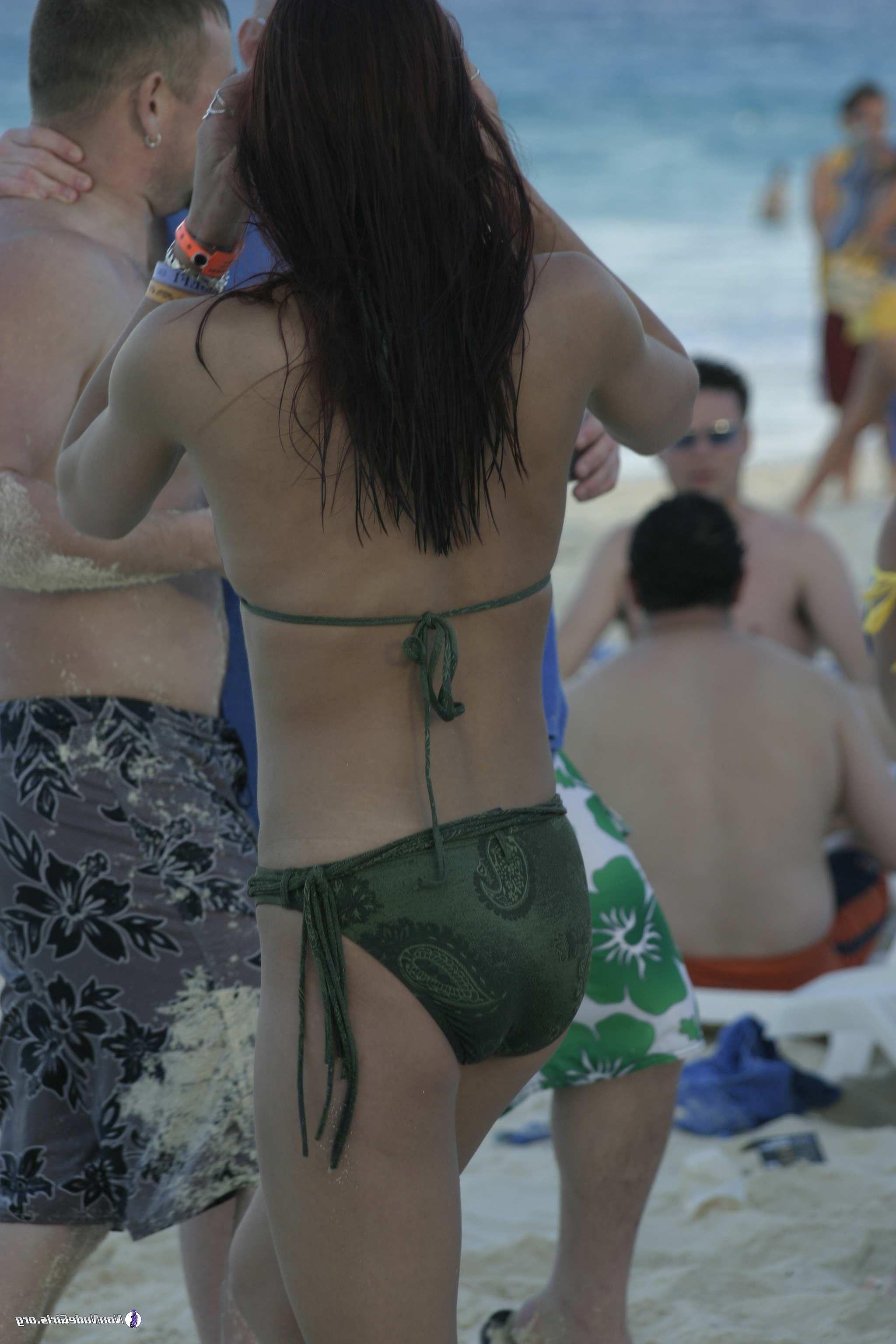 20P Pictures of hot girls getting their freak on at spring break