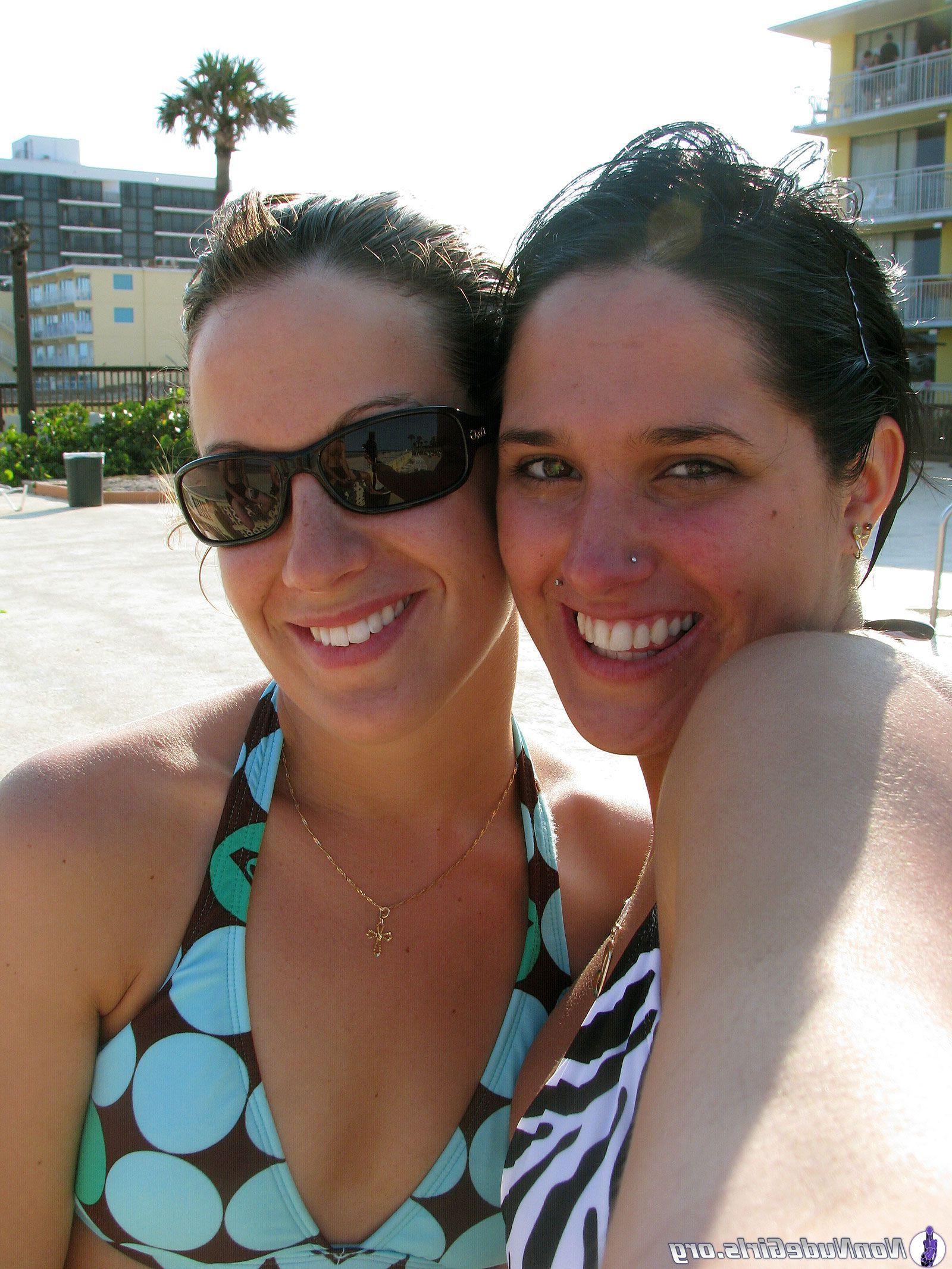 20P Pictures of hot girls going wild together