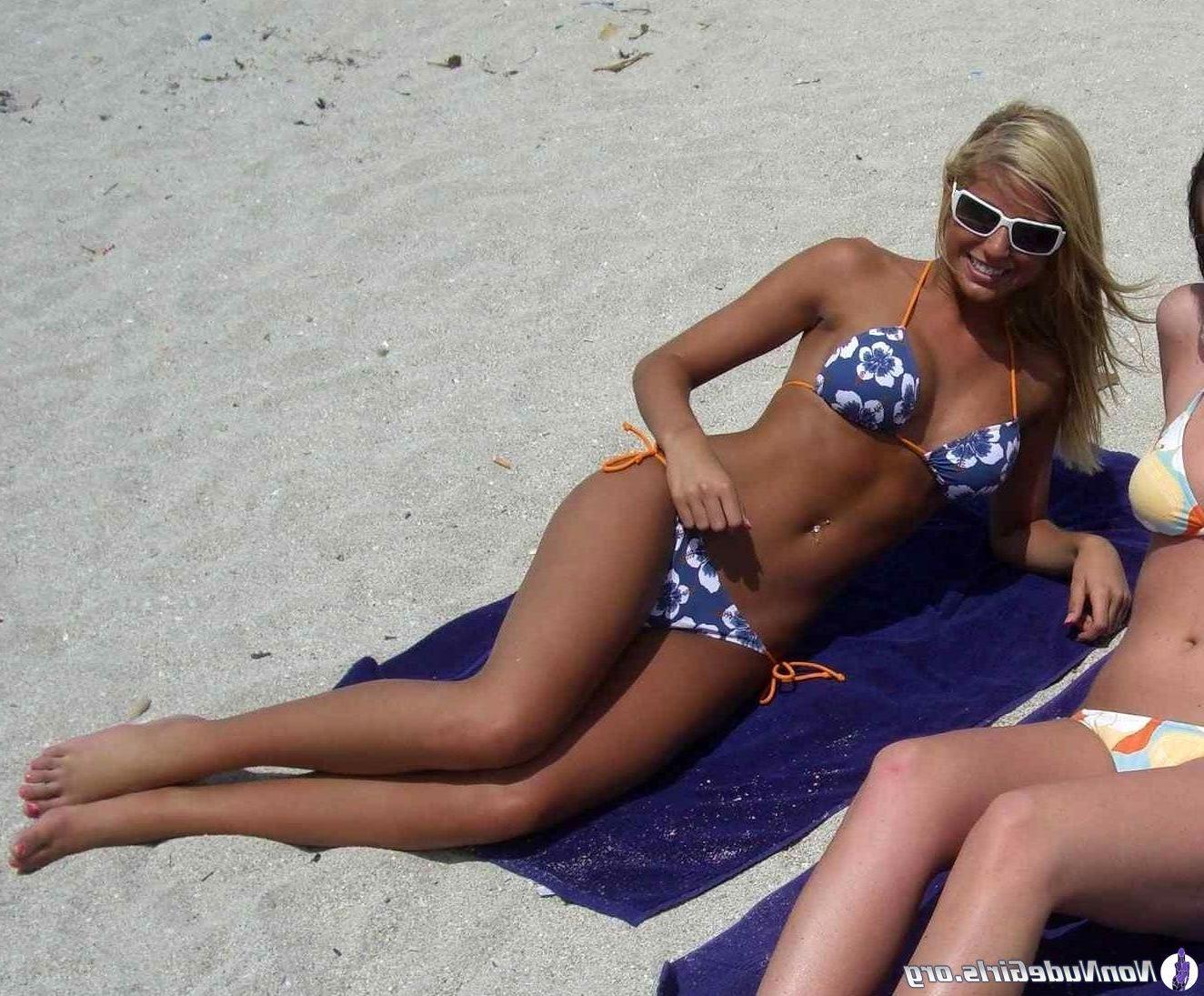 20P Pictures of hot girls going wild together