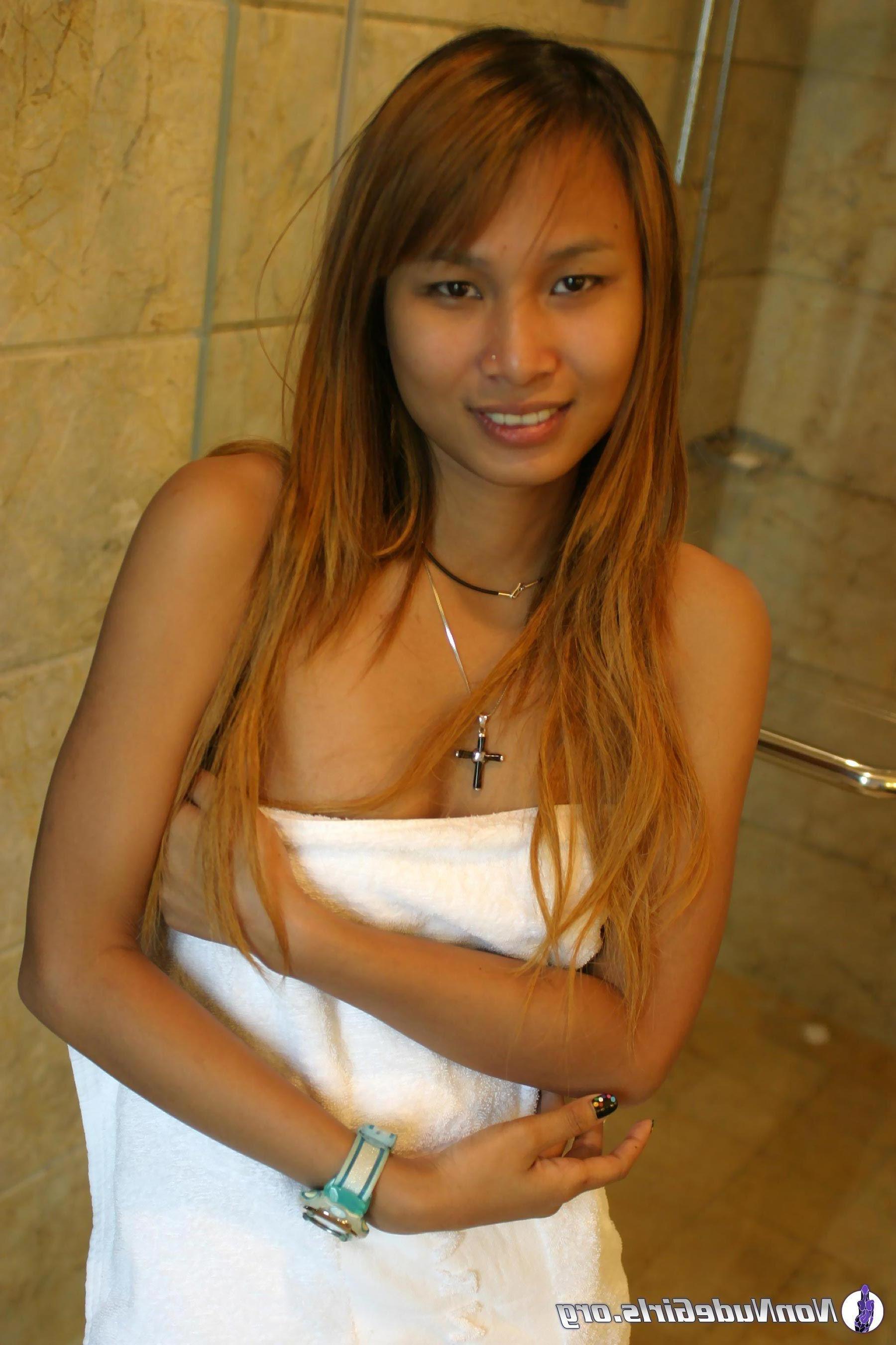20P Pictures of hot girls going wild