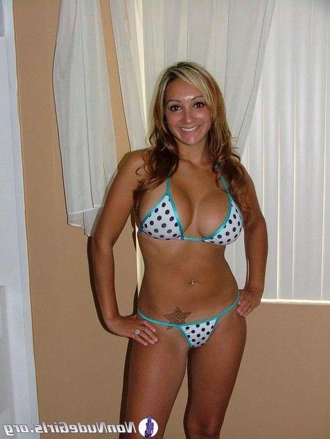 20P Pictures of hot girls stripping for you