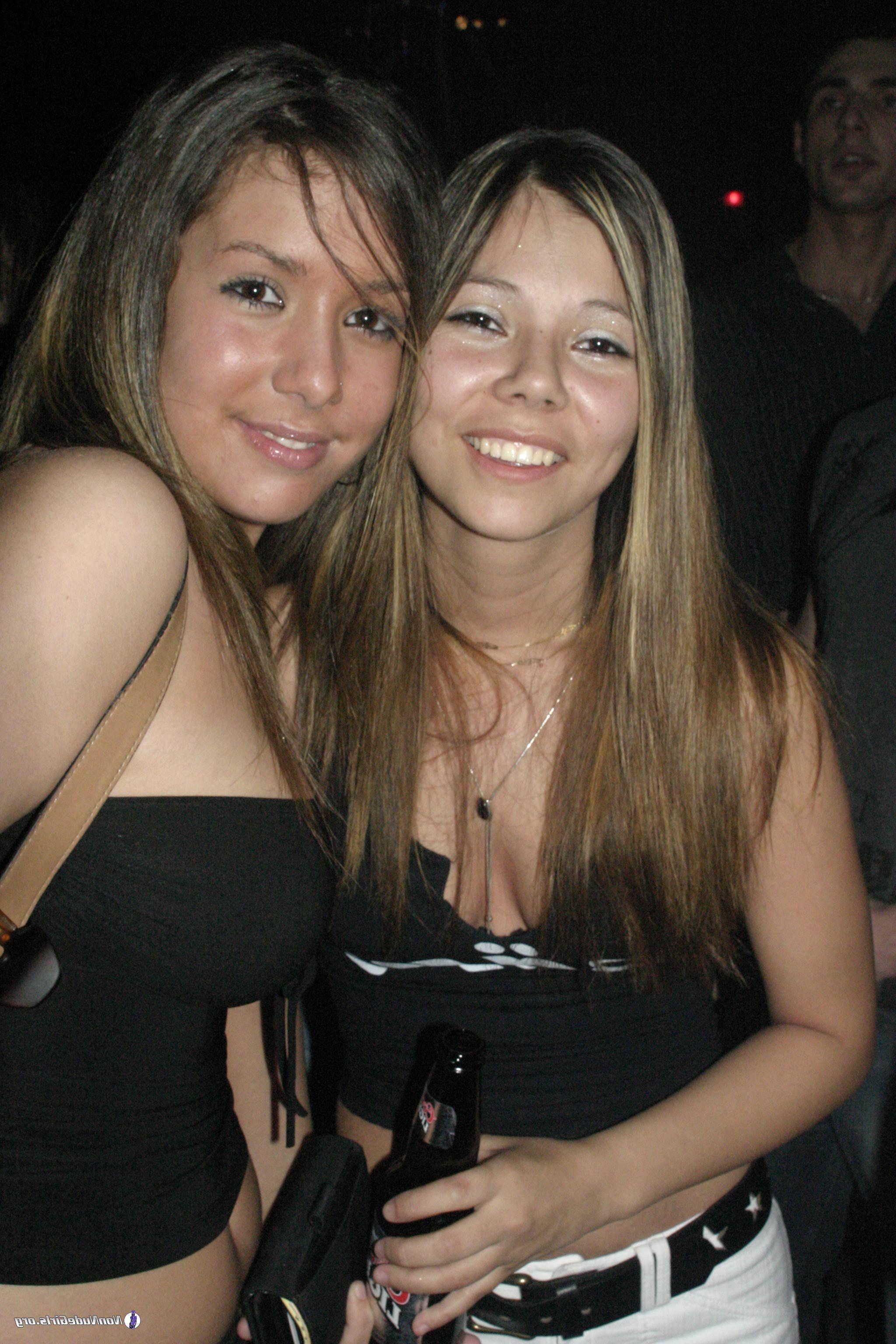 20P Pictures of hot girls going wild