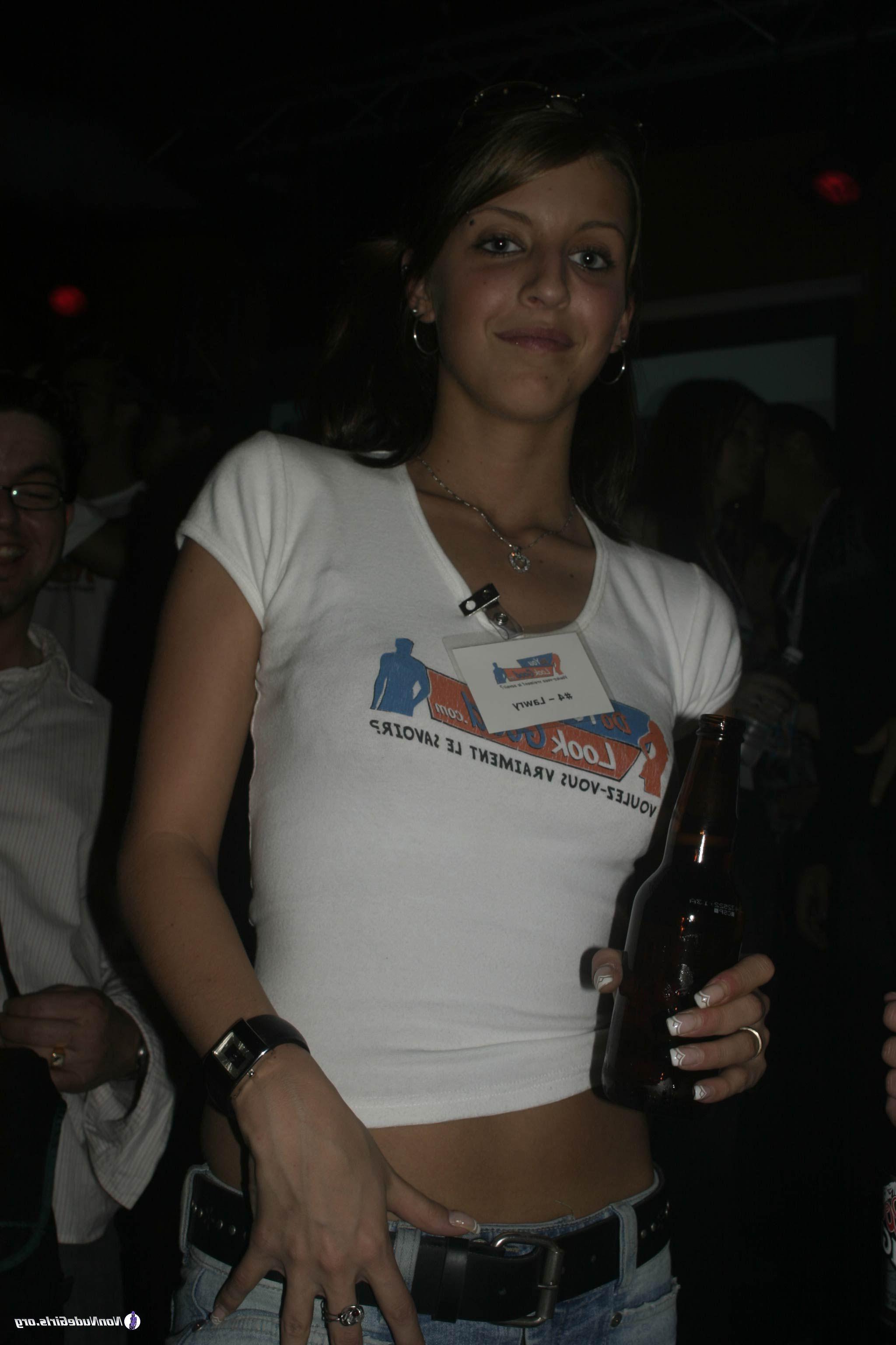 20P Pictures of hot girls going wild