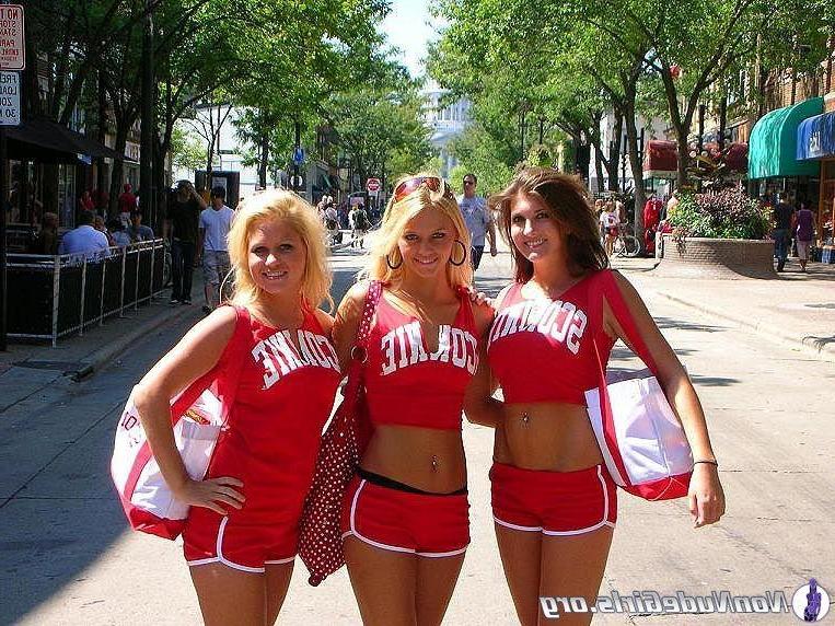20P Pictures of hot teen girls going wild