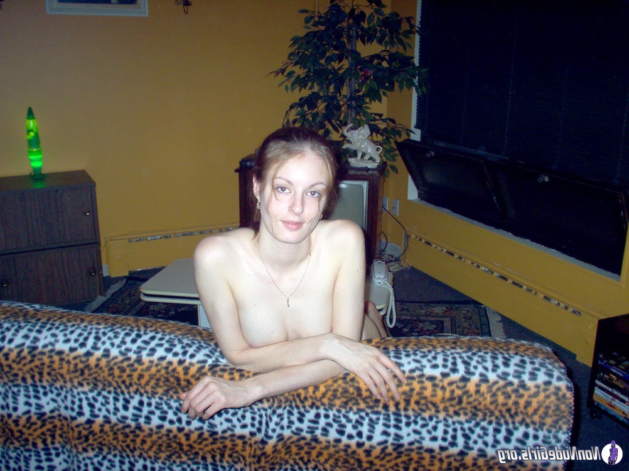 19P Pictures of naughty teen girls flaunting their stuff