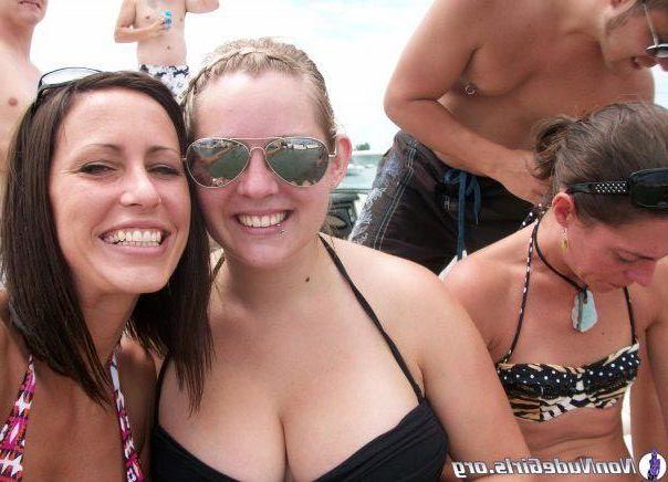 20P Pictures of hot teen girls on spring break