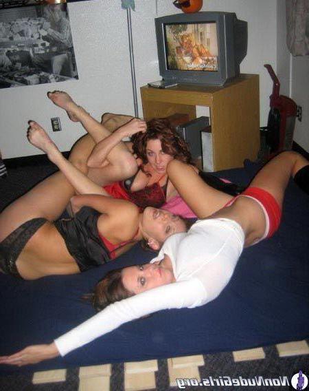 20P Pictures of hot teen girls on spring break