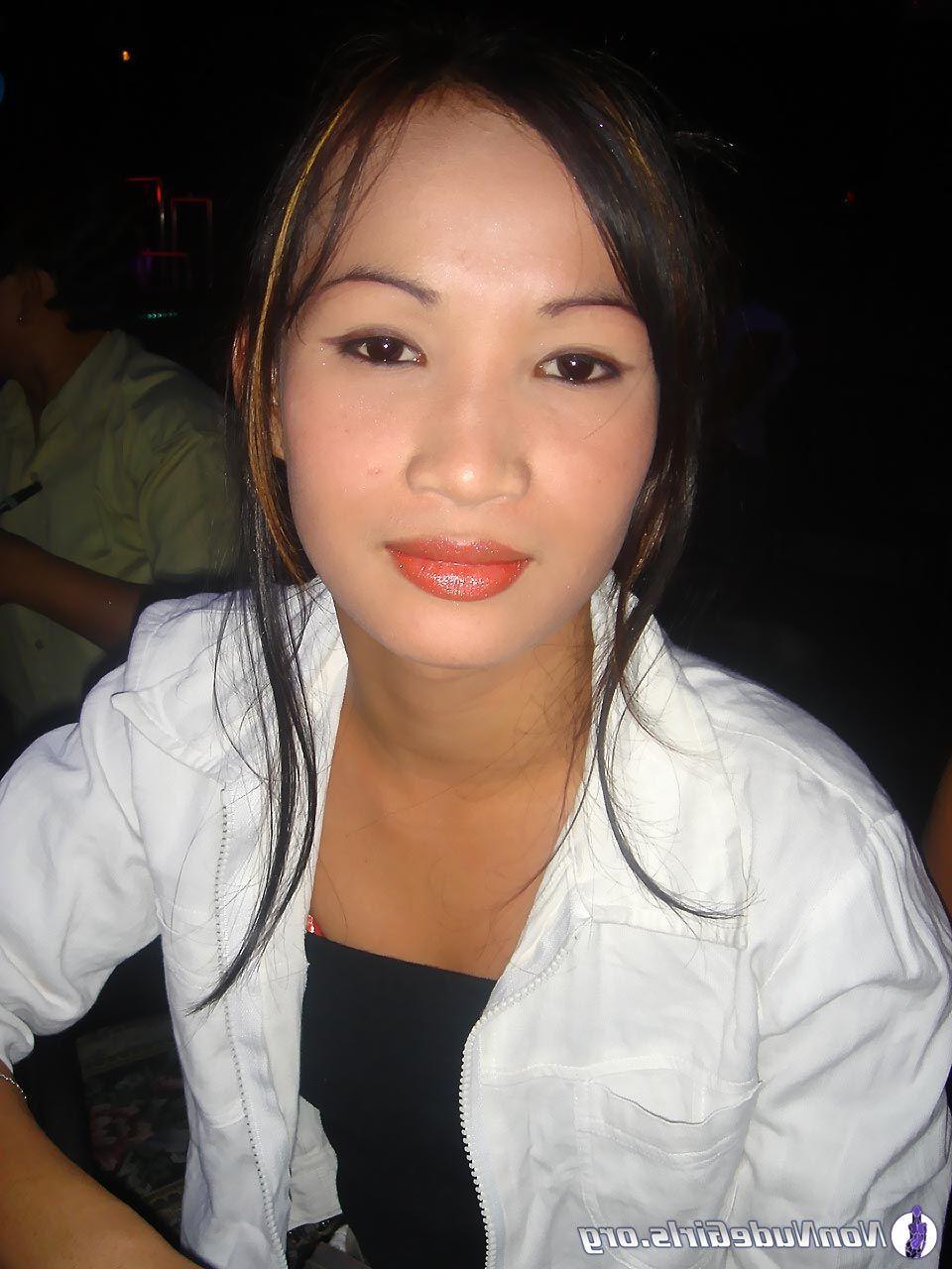 20P Pictures of hot party girls going wild