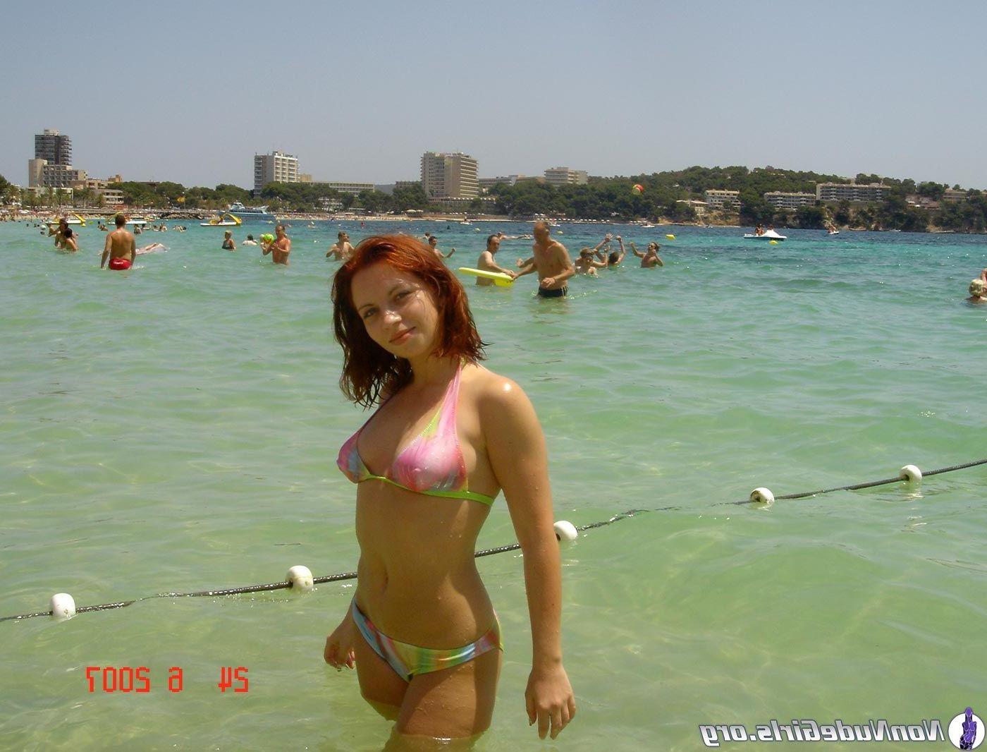 20P Pictures of hot teen girls on spring break