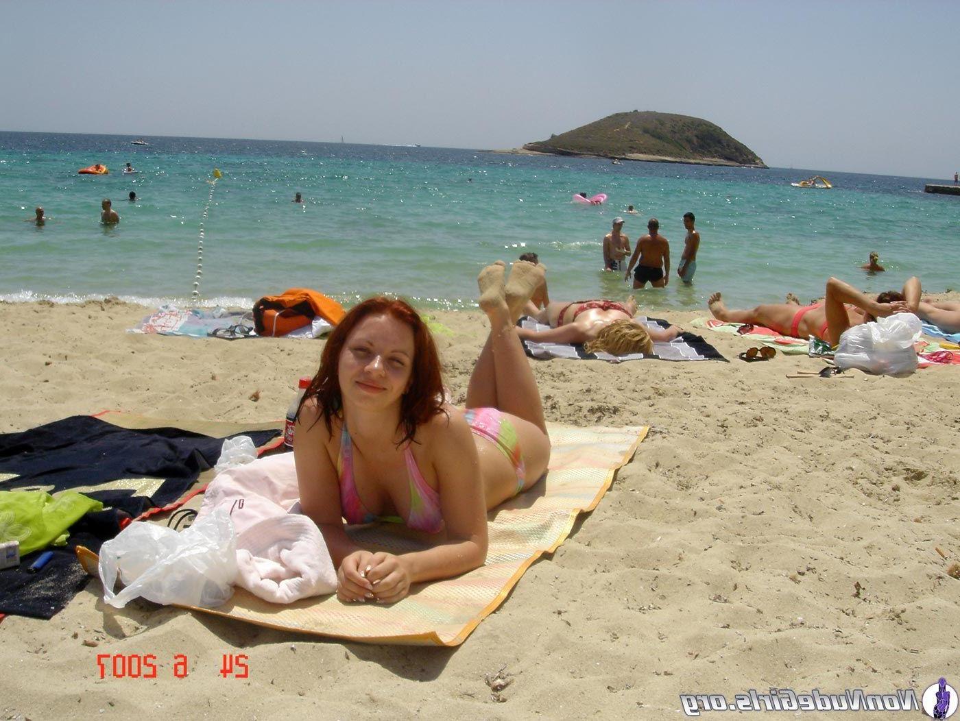 20P Pictures of hot teen girls on spring break