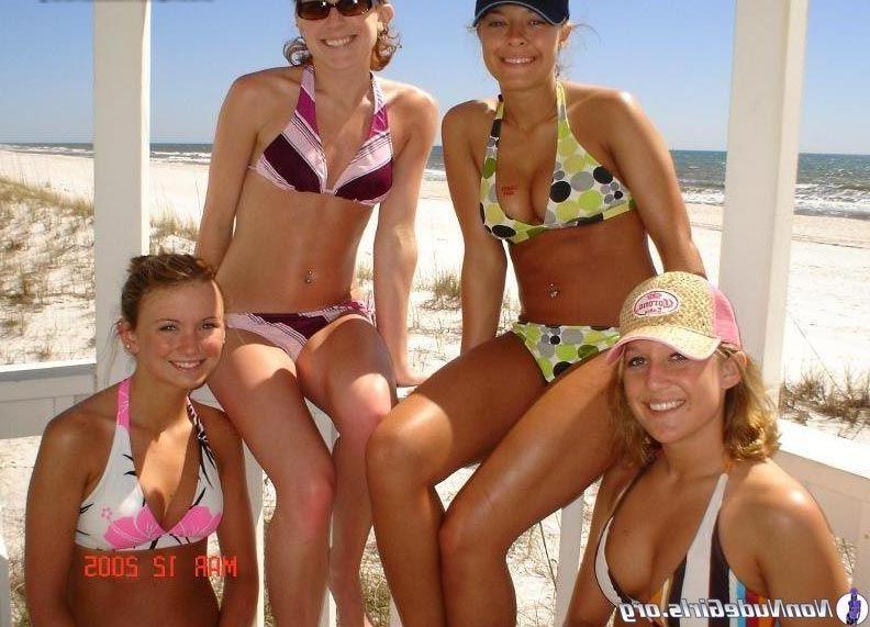 19P Pictures of hot girls in bikinis