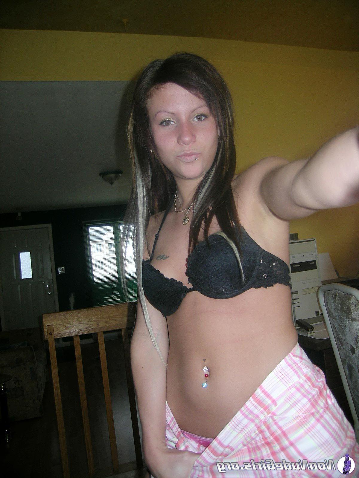 20P Pictures of naughty teen girls going wild
