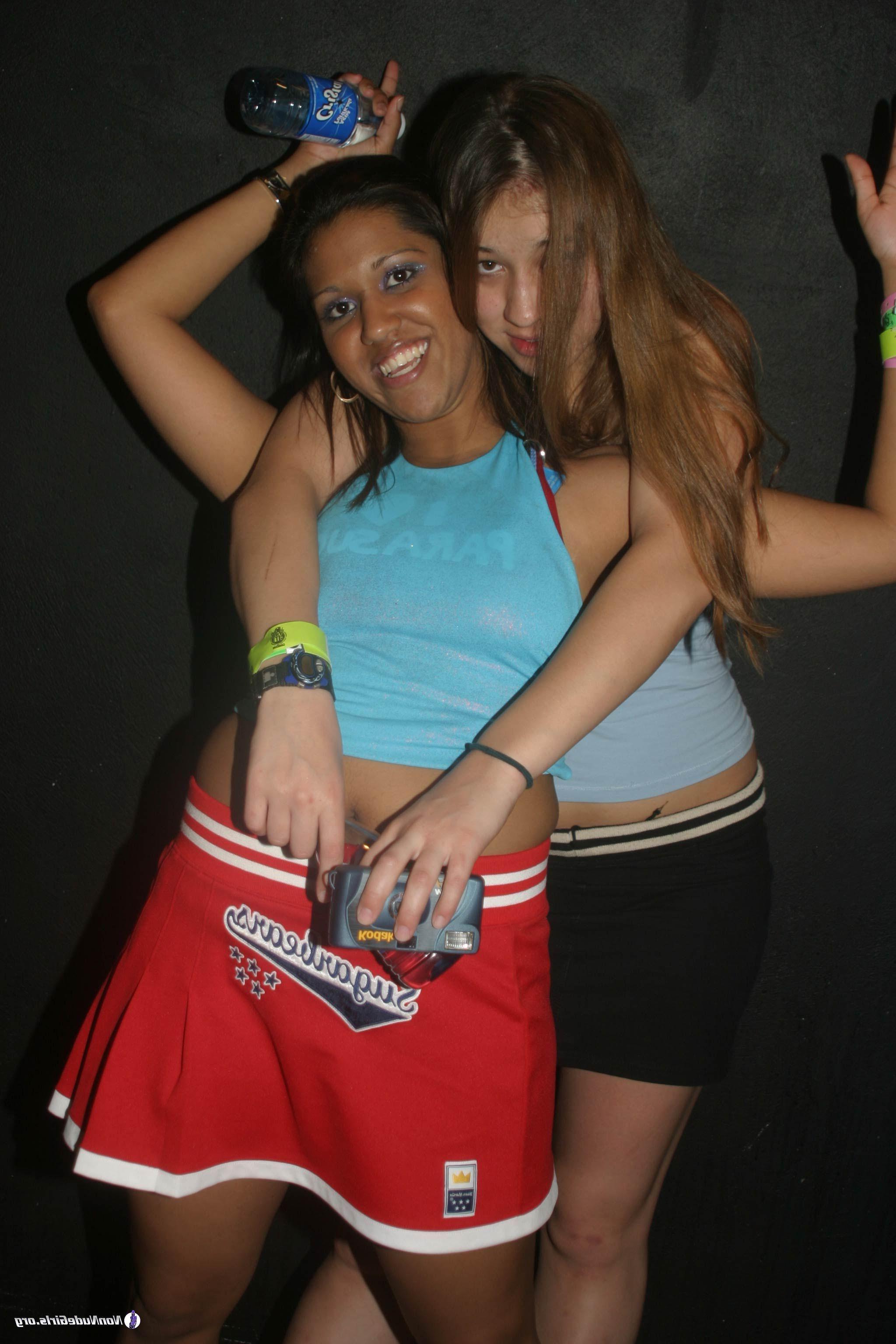 20P Pictures of hot girls going wild