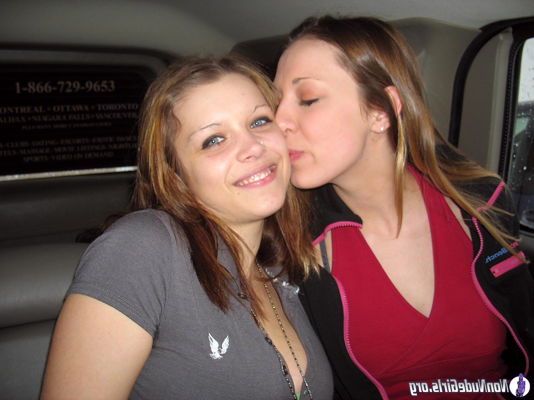 20P Pictures of hot teen girls showing off