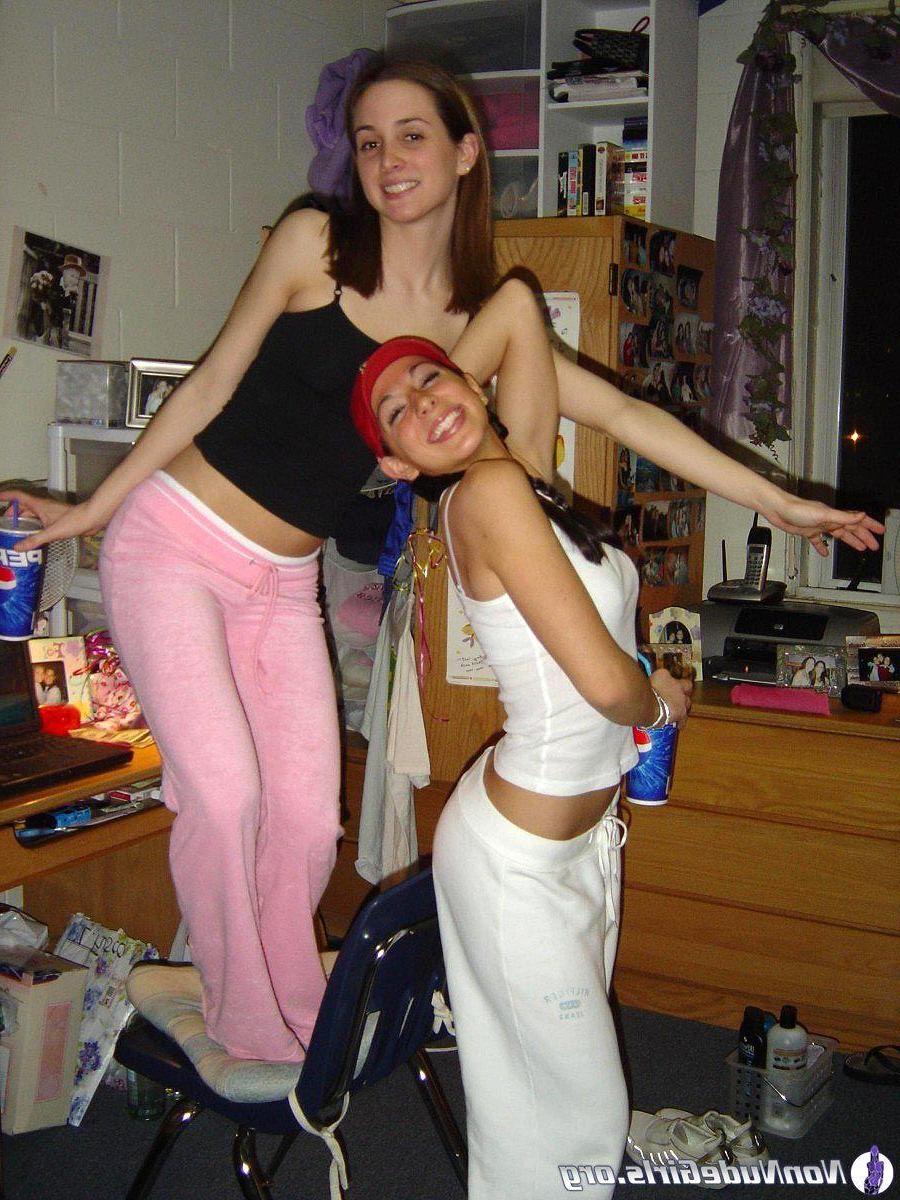 20P Pictures of hot nonnude girls teasing
