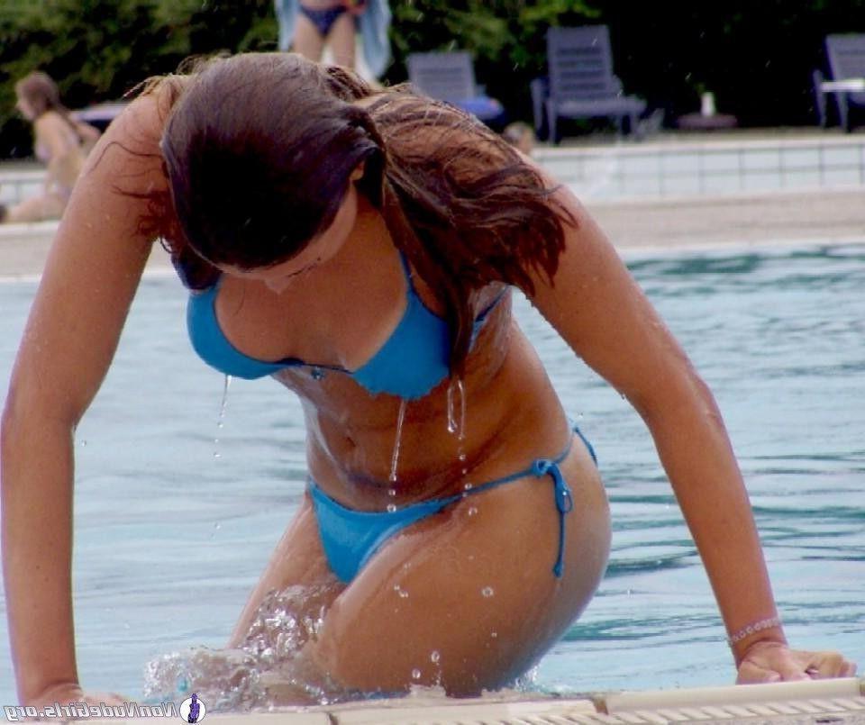 20P Pictures of Non Nude Girls getting naughty