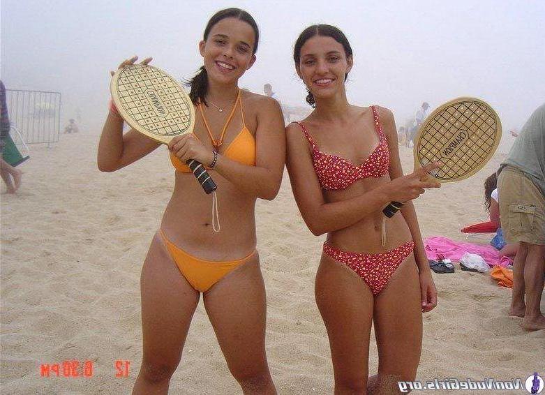 20P Pictures of hot amateur girls showing off