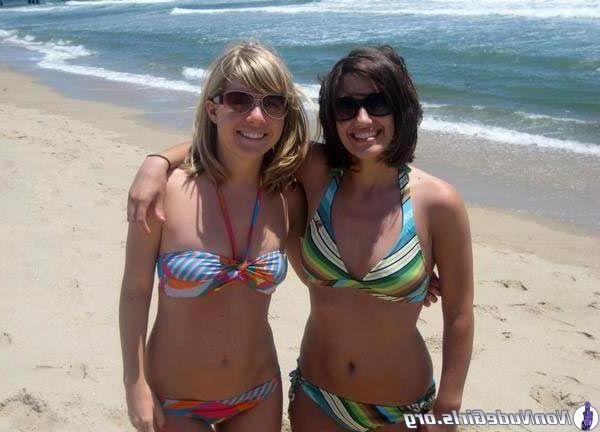 20P Pictures of hot girls showing off