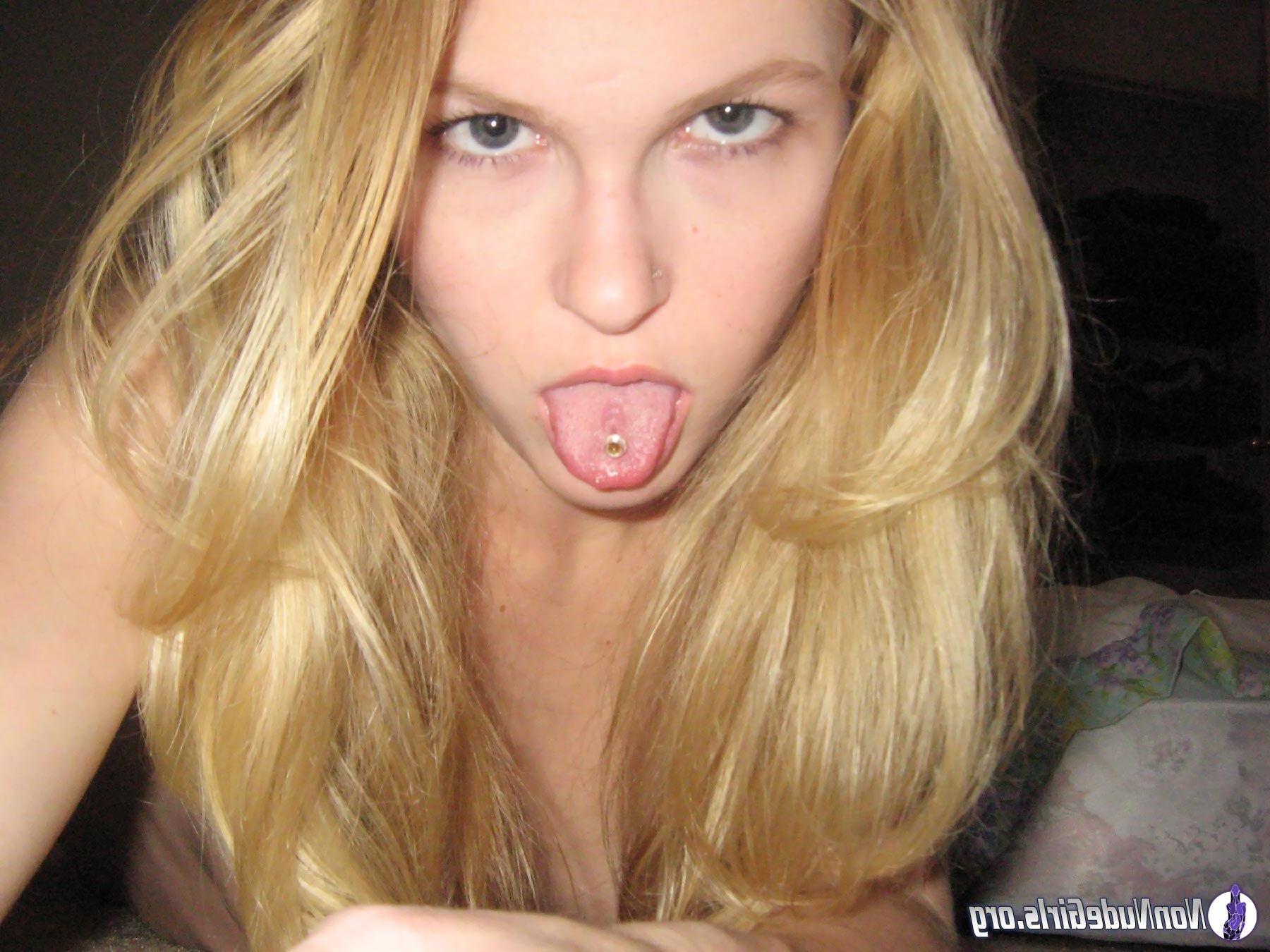19P Pictures of hot nonnude girls showing off