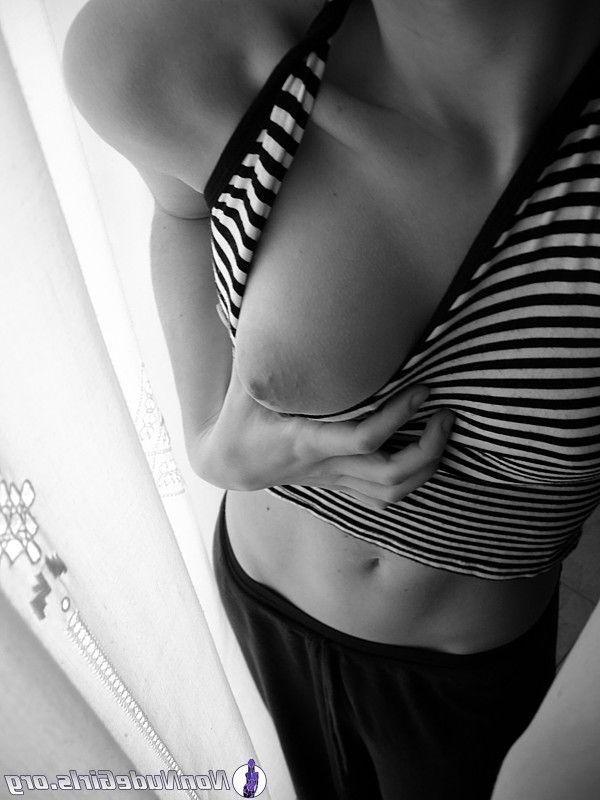 20P Pictures of sexy nonnude girls showing off