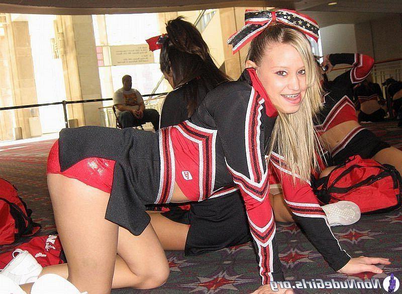 20P Pictures of slutty girls doing their thing