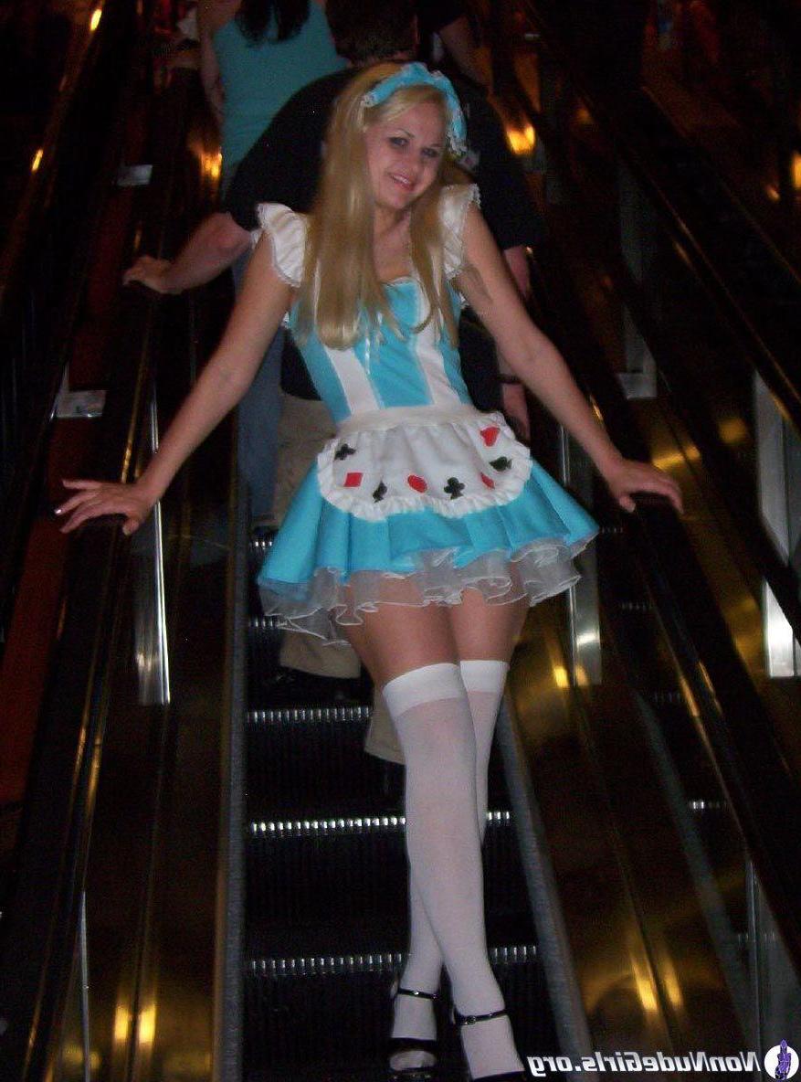 20P Pictures of stunning girls going wild