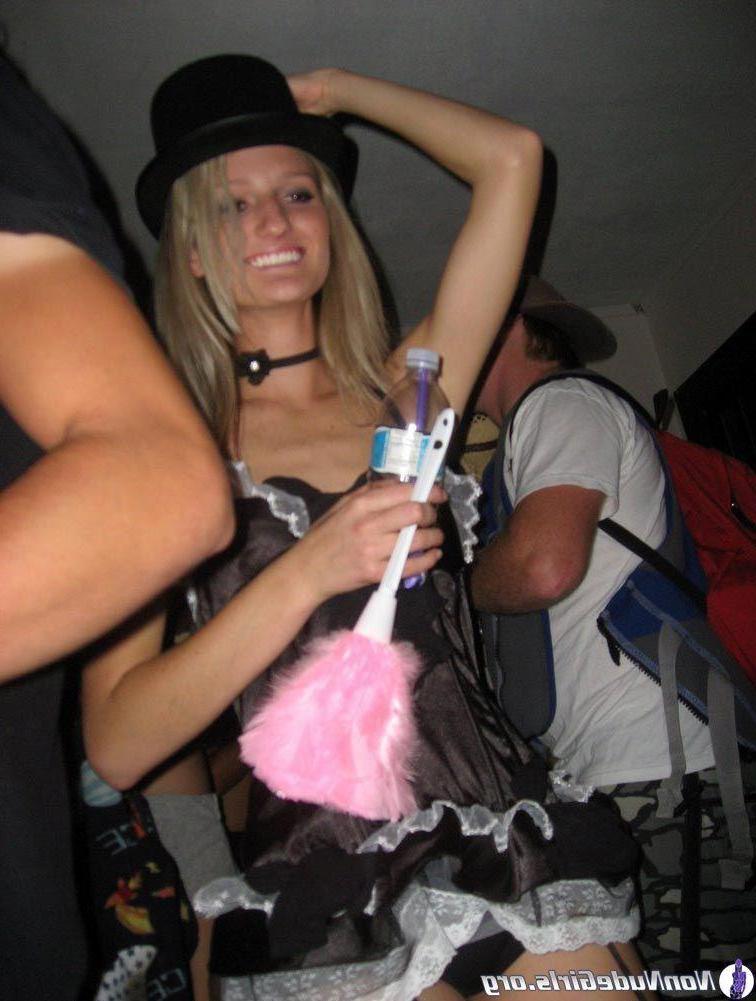 20P Pictures of stunning girls going wild
