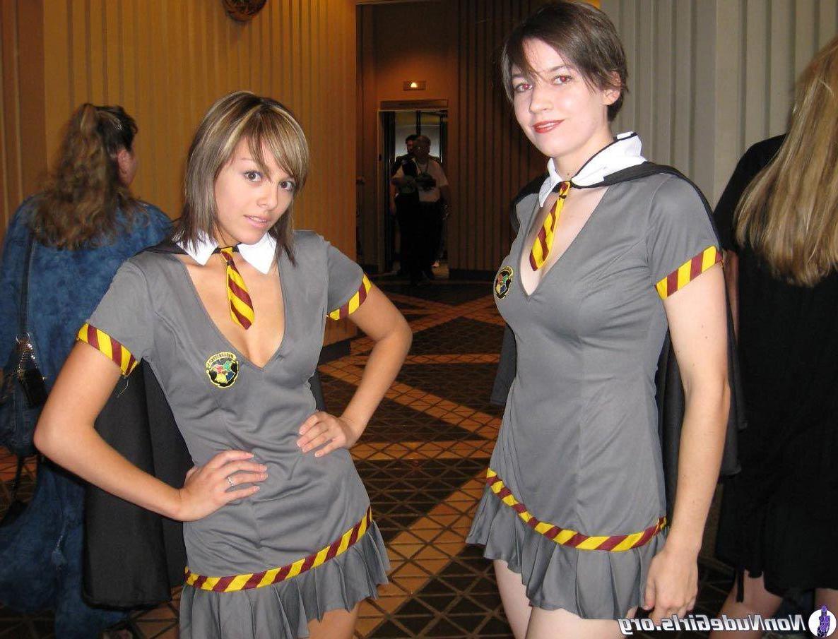 20P Pictures of stunning girls going wild