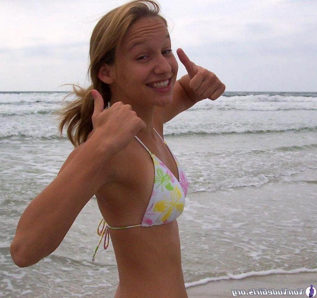 20P Pictures of hot teen girls being naughty