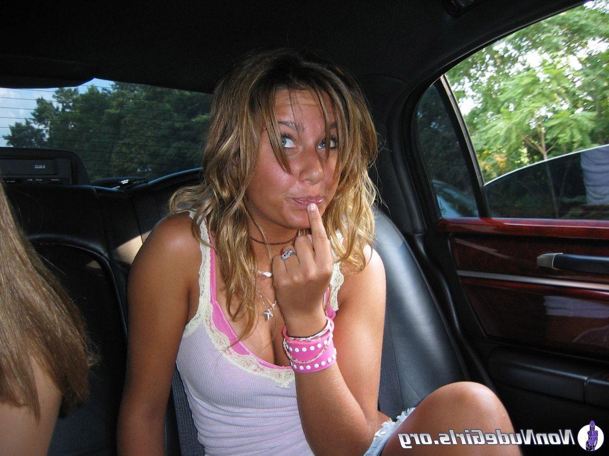 20P Pictures of hot nonnude girls teasing