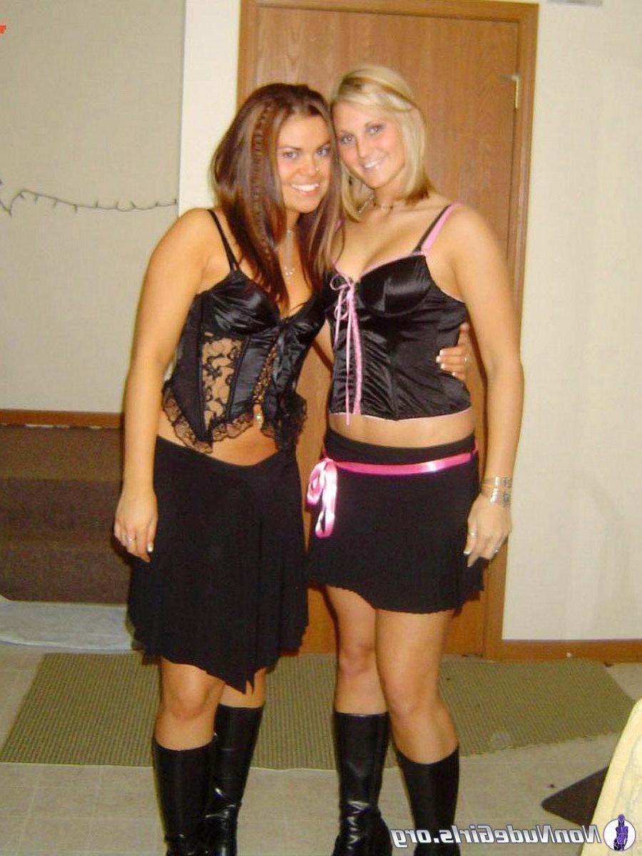 20P Pictures of hot nonnude girls teasing