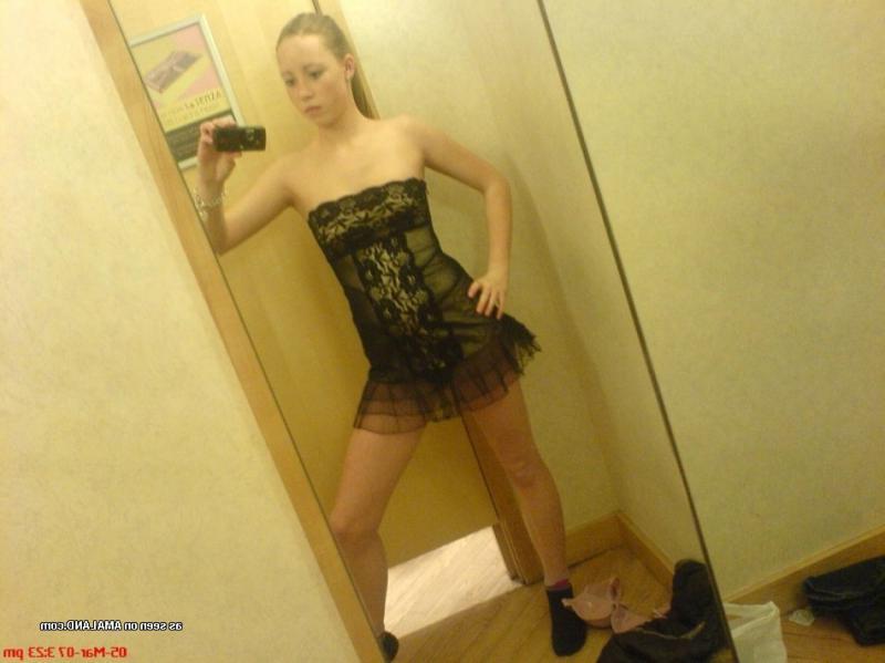 15P Picutres of a beautiful brunette girlfriend taking pics of herself