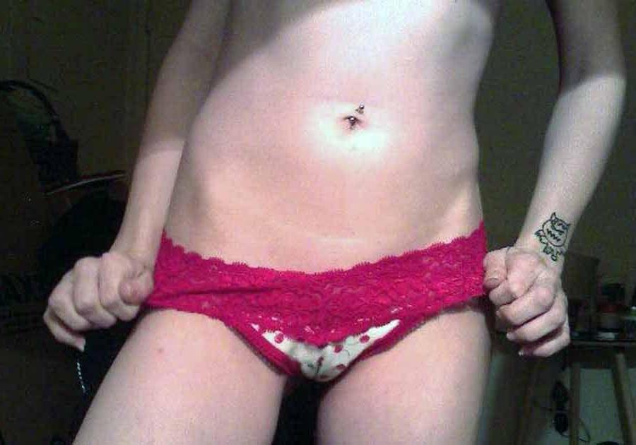 15P Pictures of a hot girlfriend in her panties