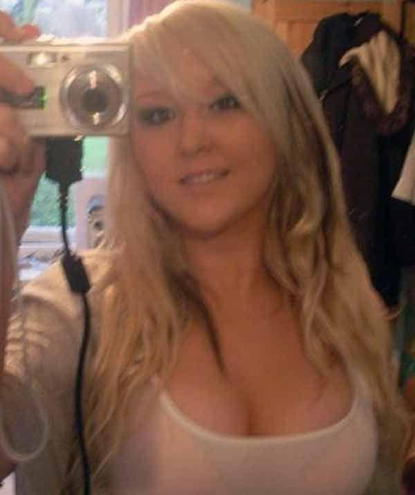 16P Pictures of super-hot teen girls taking pics of their naked bodies