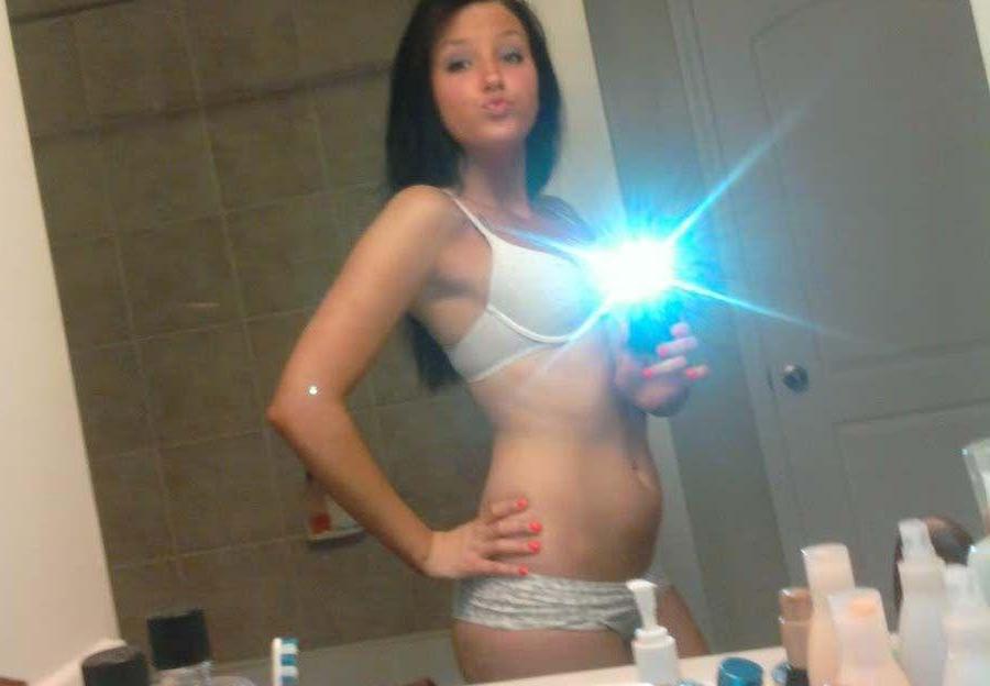 16P Pictures of hot and horny teen girls with cameras