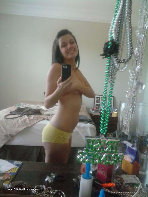 16P Pictures of hot and horny teen girls with cameras
