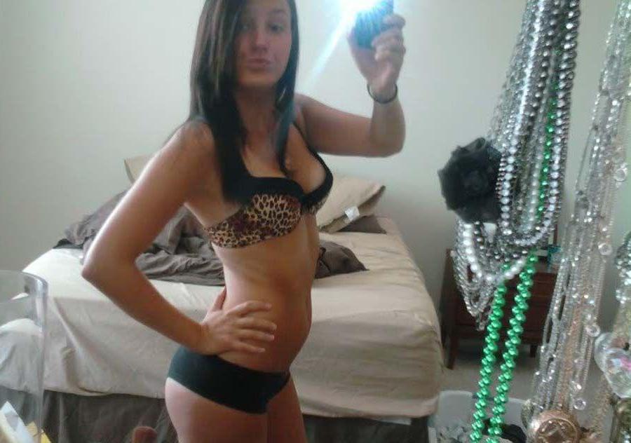 16P Pictures of hot and horny teen girls with cameras