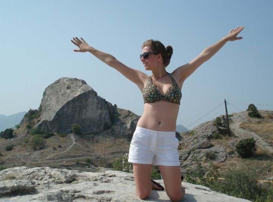 16P Pictures of an ex girlfriend's candid photos