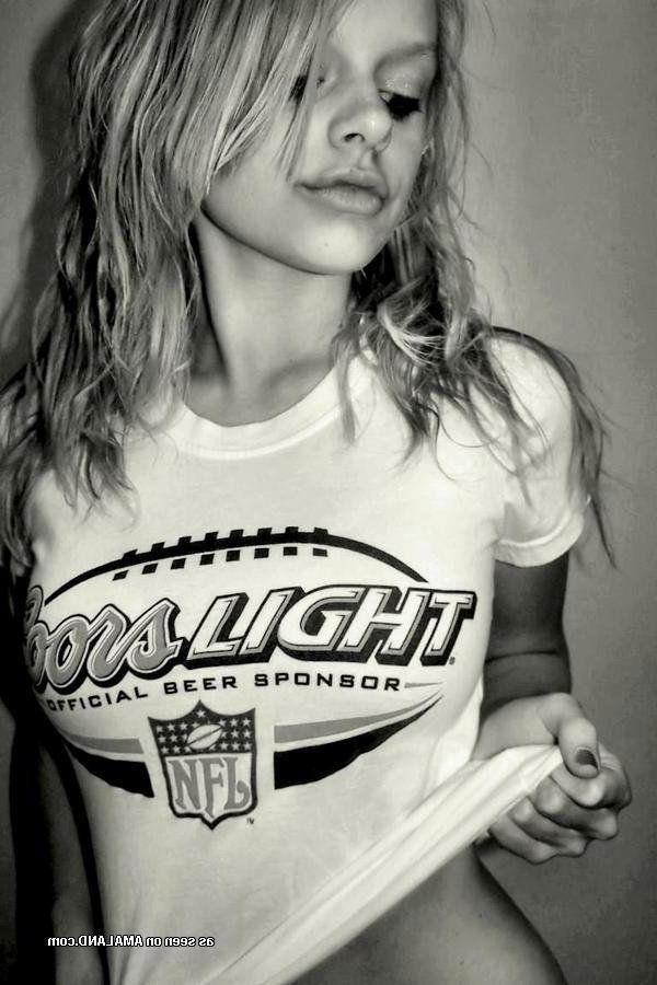 16P Pictures of gorgeous teen girls taking sexy pics of their bodies