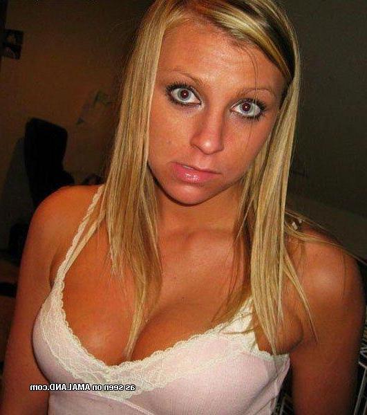 15P Horny blonde girlfriend giving a nice hot blowjob