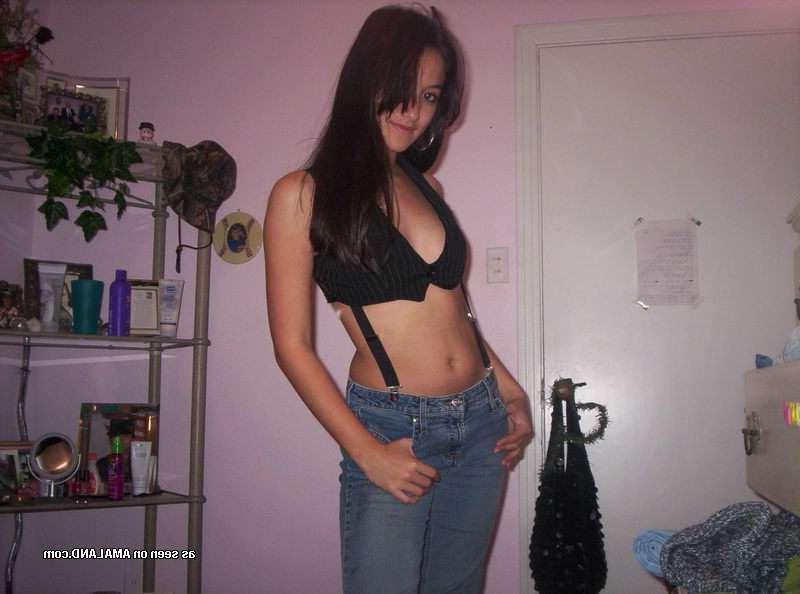 16P Skanky horny hottie sucks on her boyfriend's cock